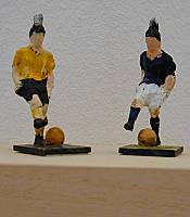 Heiner Meyer  Fuballspieler  Bronze/lfarbe  Hhe ca. 8 cm  Aufl. 80 Expl.  je 180.- EUR